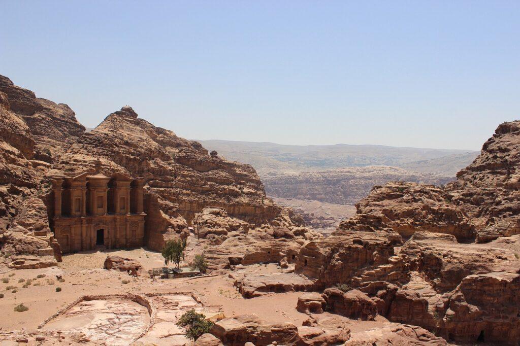 Wadi Rum je chránená oblasť na juhu Jordánska a je zapísaná do zoznamu svetového dedičstva UNESCO.