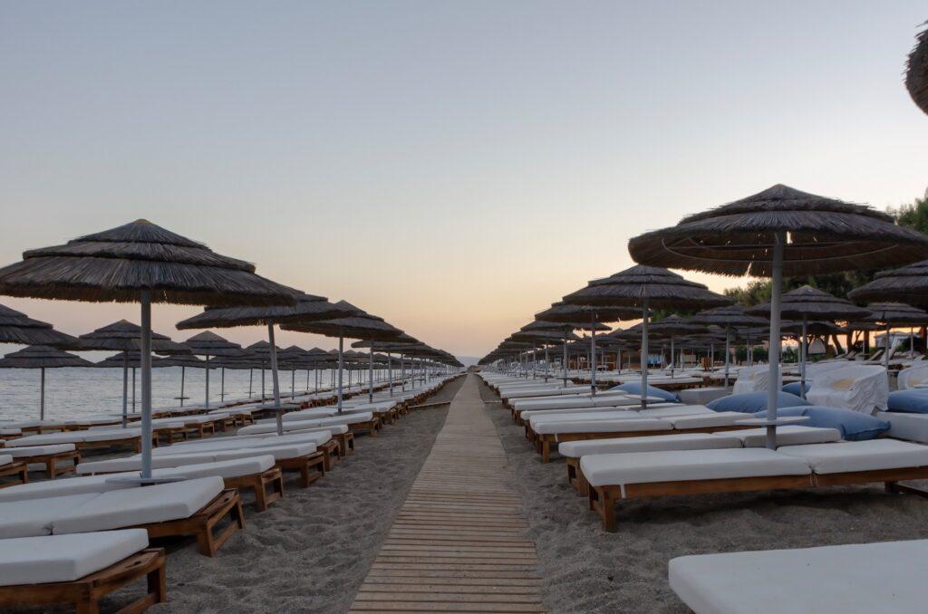 Krásne pláže na ostrove Kos sem lákajú každoročne mnoho turistov.